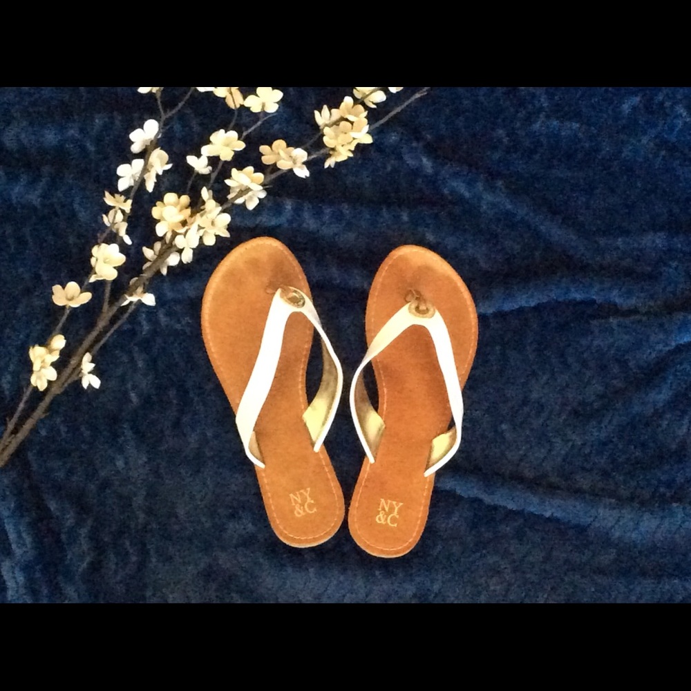 💕💕Cute NY&CO Sandals